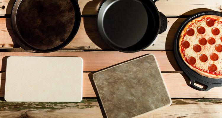 Pizza Stone Guide: Cast Iron vs Cordierite vs Steel