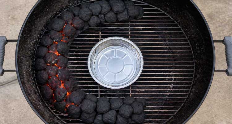 Charcoal grill snake method