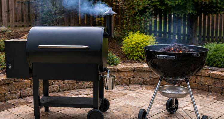 Pellet grill vs charcoal grill